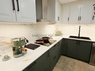 For sale 3 ベッドルーム condo in Bang Lamung, Chonburi