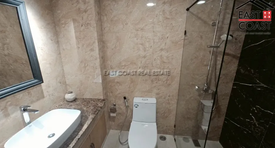 For sale 3 bedrooms condo in Bang Lamung, Chonburi