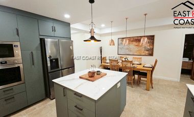 For sale 3 bedrooms condo in Pratumnak, Pattaya