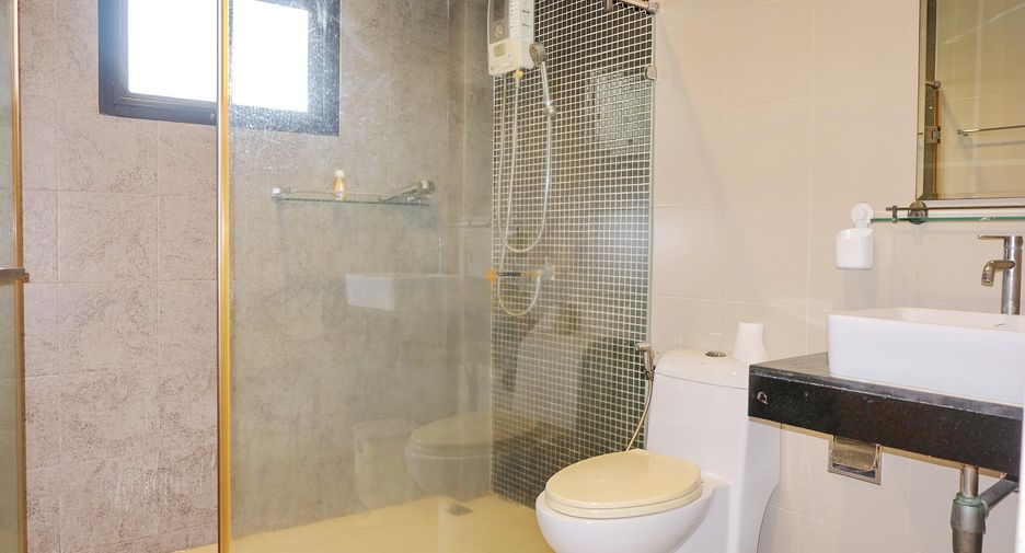 For rent そして for sale 3 ベッドルーム house in Bang Lamung, Chonburi