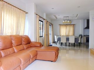 Haus zur Miete und zum Kauf mit 3 Zimmer in Bang Lamung, Chonburi