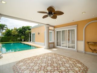 For rent 3 Beds villa in Bang Lamung, Chonburi