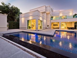 For rent 5 Beds villa in Bang Lamung, Chonburi