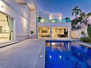 For rent 5 Beds villa in Bang Lamung, Chonburi