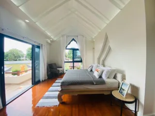 For rent 5 Beds villa in Bang Lamung, Chonburi