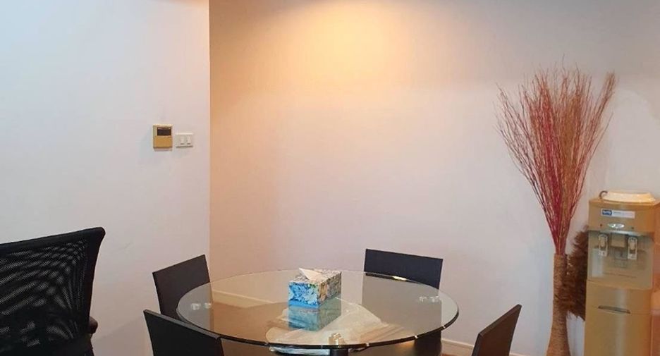 À vendre 2 chambres condo à Khlong Toei, Bangkok