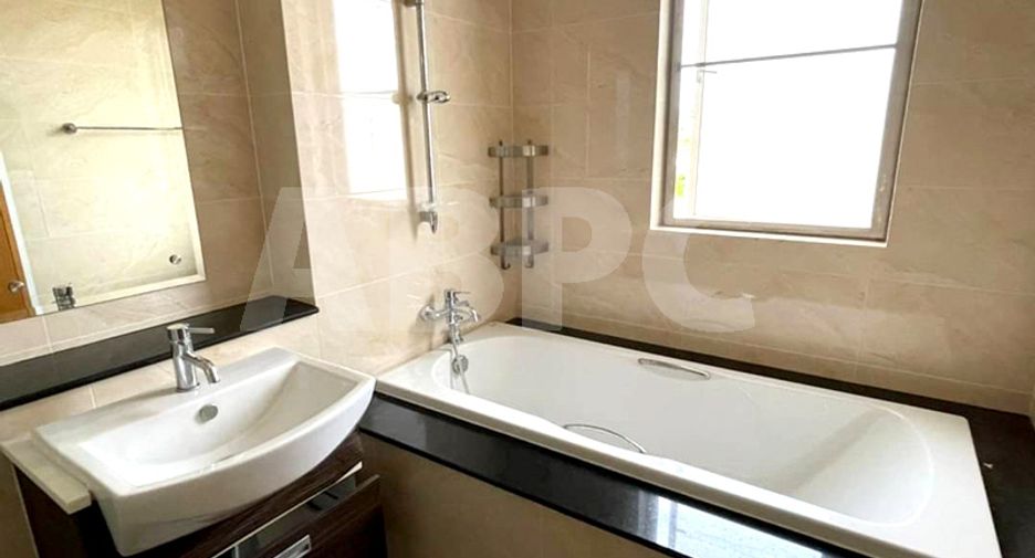 Haus zur Miete mit 4 Zimmer in Bang Lamung, Chonburi