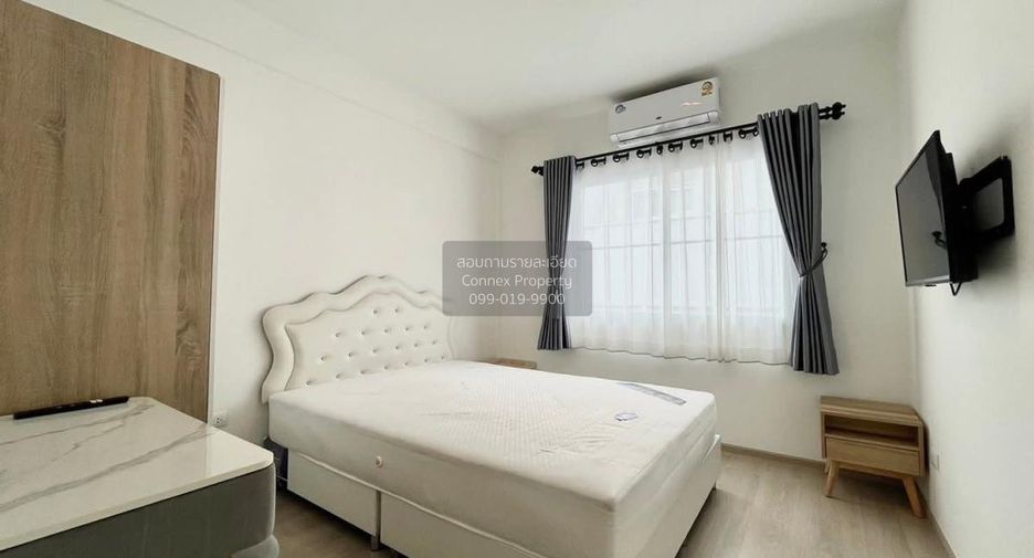 Casa adosada en alquiler de 3 habitaciones en Prawet, Bangkok