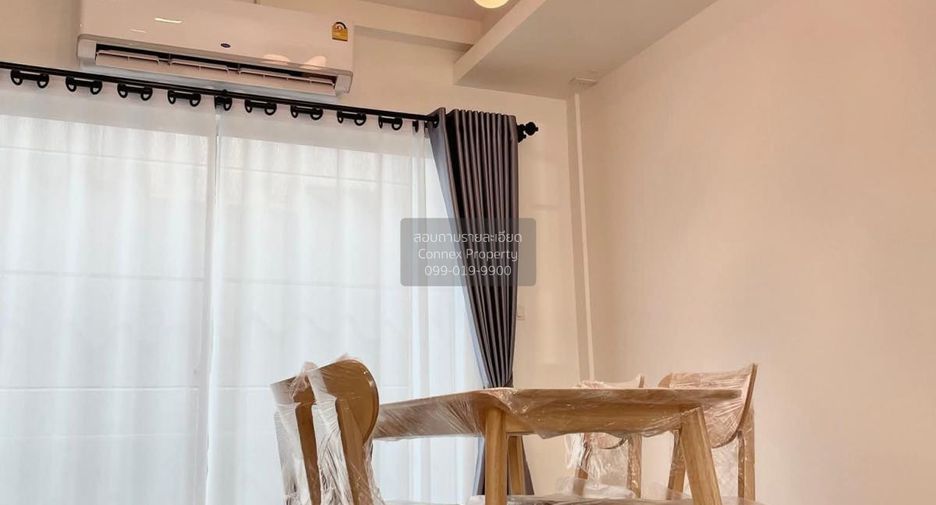 Casa adosada en alquiler de 3 habitaciones en Prawet, Bangkok