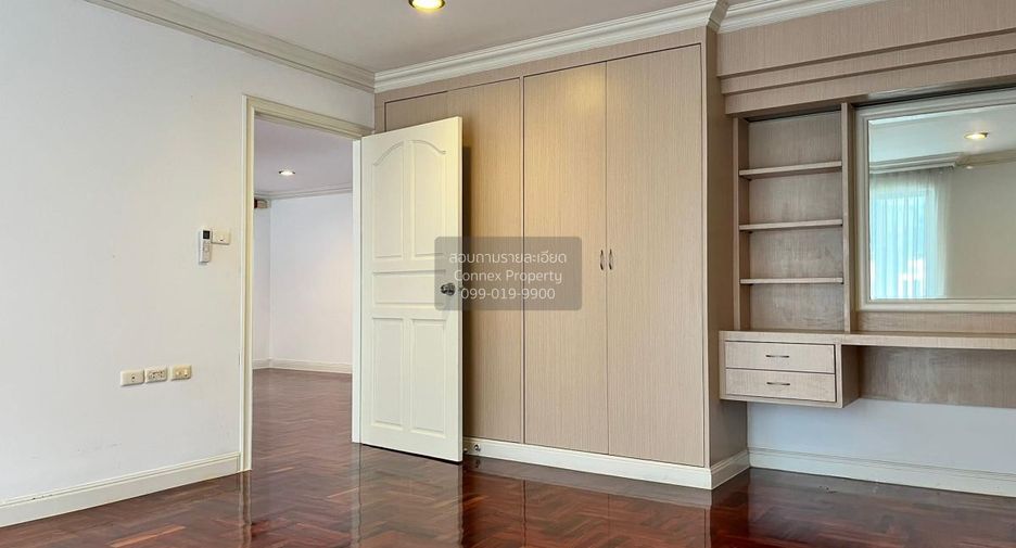 Condo en alquiler de 3 habitaciones en Khlong Toei, Bangkok