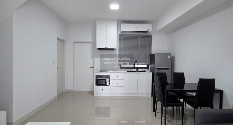 For rent 3 bedrooms townhouse in Bang Phli, Samut Prakan