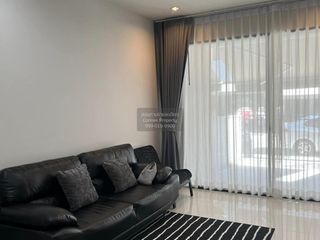 For rent 3 ベッドルーム townhouse in Saphan Sung, Bangkok