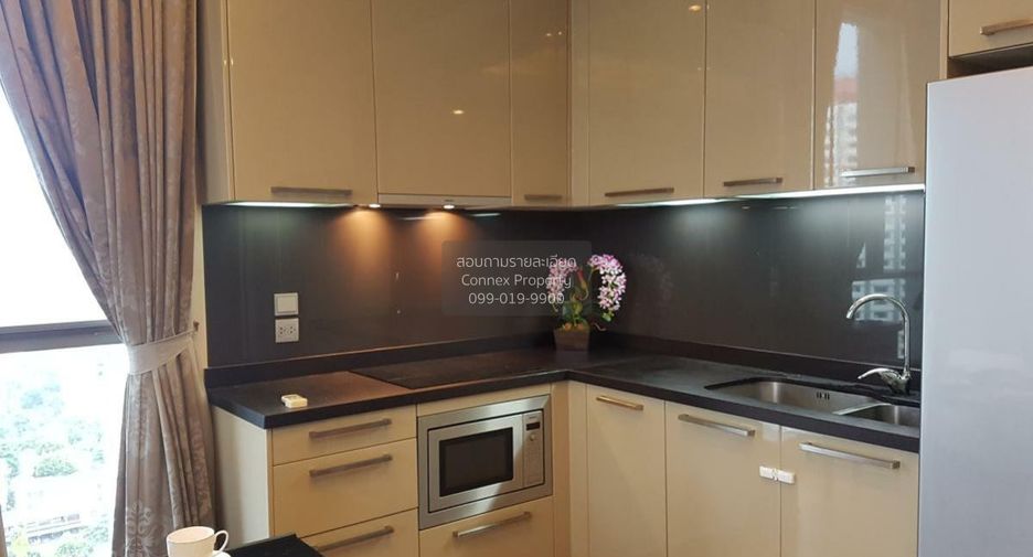 For rent 2 bedrooms condo in Watthana, Bangkok