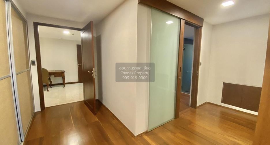 Condo en alquiler de 3 habitaciones en Watthana, Bangkok