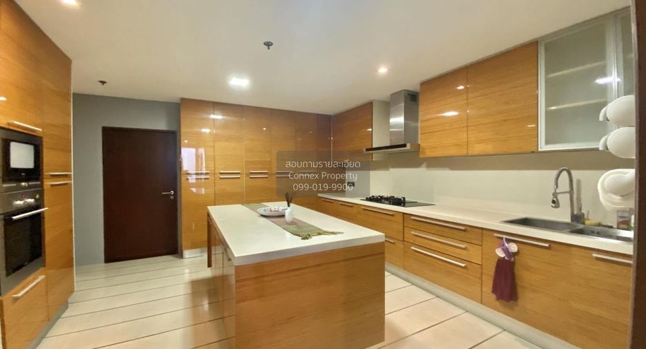 Condo en alquiler de 3 habitaciones en Watthana, Bangkok
