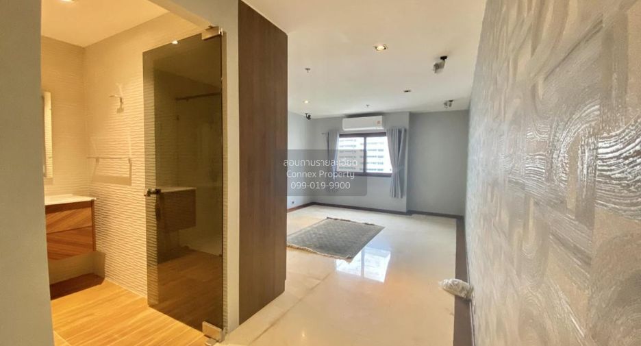 Condo en alquiler de 3 habitaciones en Watthana, Bangkok