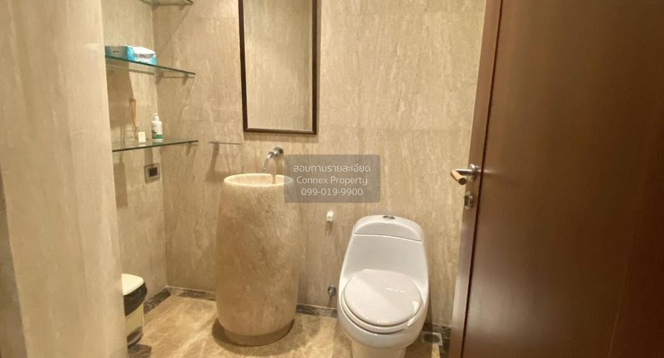 Condo en alquiler de 3 habitaciones en Watthana, Bangkok