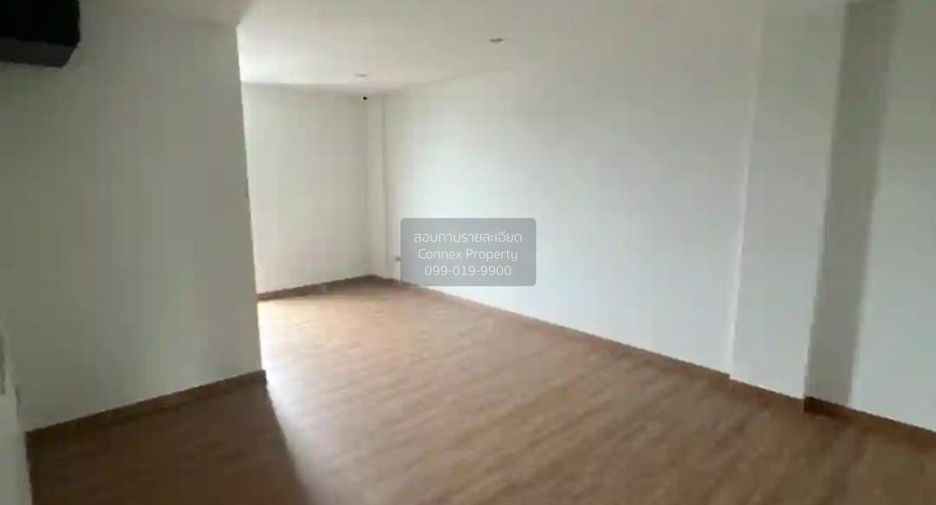 For rent 3 bedrooms townhouse in Don Mueang, Bangkok