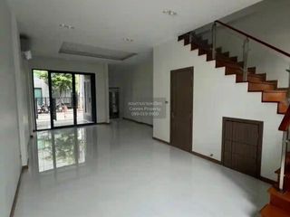 For rent 3 bedrooms townhouse in Don Mueang, Bangkok