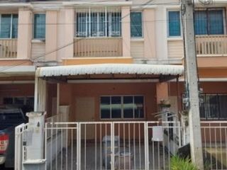 For sale 2 bed townhouse in Khlong Luang, Pathum Thani