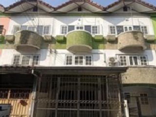 For sale 4 bed townhouse in Sam Phran, Nakhon Pathom
