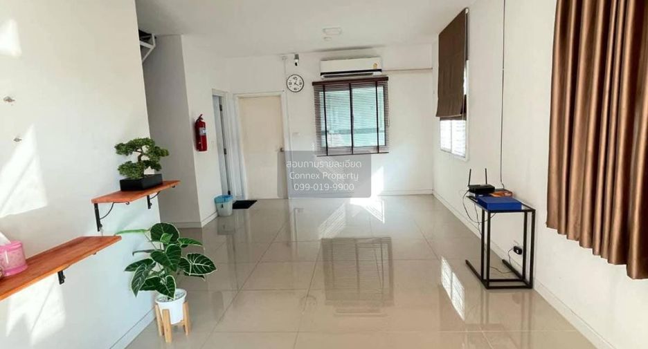 For sale 3 bedrooms townhouse in Mueang Samut Prakan, Samut Prakan
