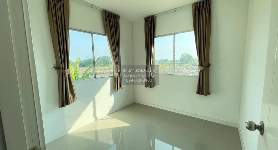 For sale 3 bedrooms townhouse in Mueang Samut Prakan, Samut Prakan