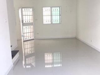 For sale 3 bed townhouse in Sam Phran, Nakhon Pathom