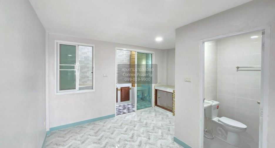Reihenhaus zum Kauf mit 2 Zimmer in Khan Na Yao, Bangkok