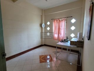 Casa adosada en venta de 3 habitaciones en Mueang Rayong, Rayong