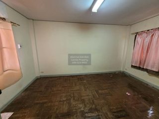 Casa adosada en venta de 3 habitaciones en Mueang Rayong, Rayong