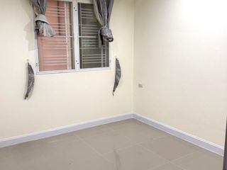 For sale 4 bed townhouse in Mueang Samut Sakhon, Samut Sakhon