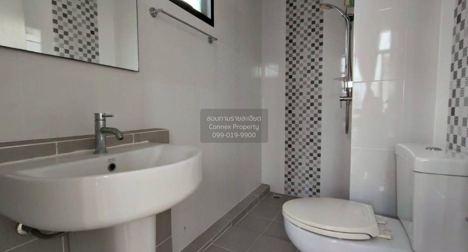 Casa adosada en venta de 4 habitaciones en Bang Bua Thong, Nonthaburi