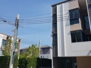 For rent 3 Beds townhouse in Bang Khen, Bangkok