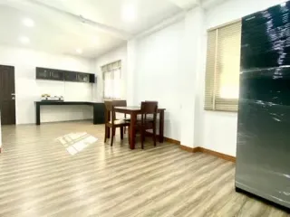 Аренда 3 спальни таунхаус в Пращет, Бангкок