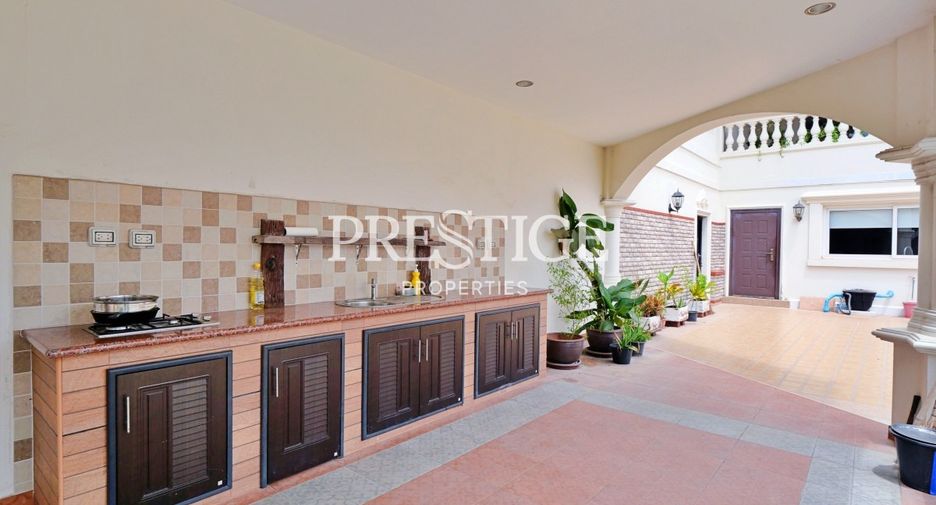 For sale 6 bedrooms house in Bang Lamung, Chonburi