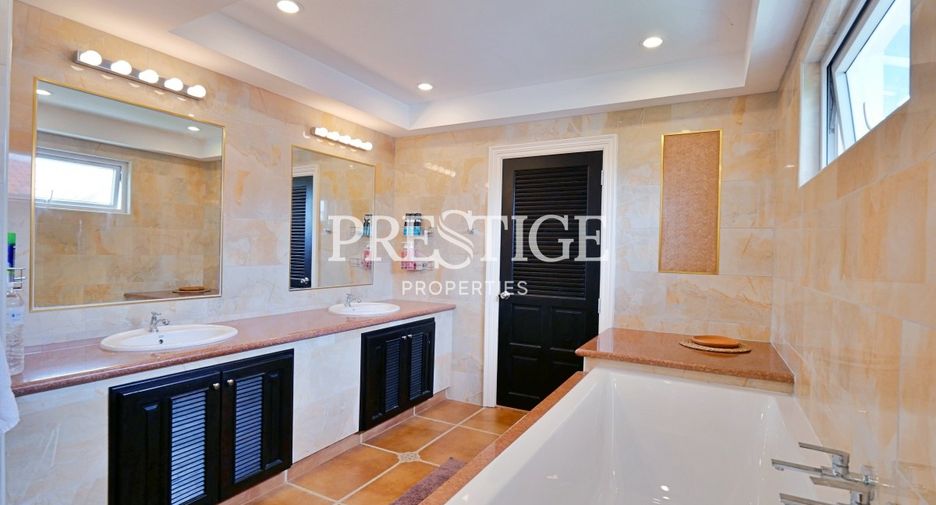 For sale 6 bedrooms house in Bang Lamung, Chonburi