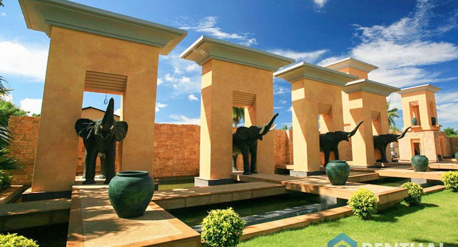 Casa en venta de 7 habitaciones en Bang Lamung, Chonburi