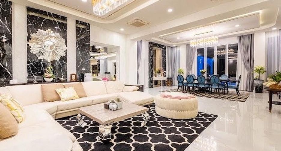 Casa en venta de 7 habitaciones en Bang Lamung, Chonburi