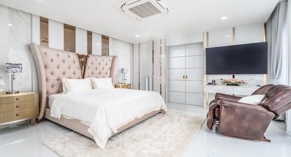 Casa en venta de 7 habitaciones en Bang Lamung, Chonburi