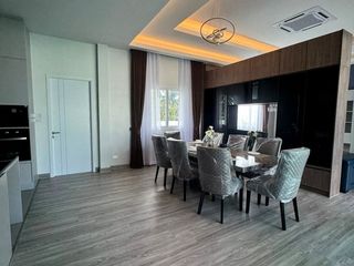 Casa en venta de 5 habitaciones en Bang Lamung, Chonburi