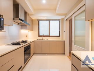 For rent 3 bed apartment in Watthana, Bangkok