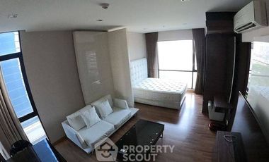 For sale 1 bed condo in Huai Khwang, Bangkok