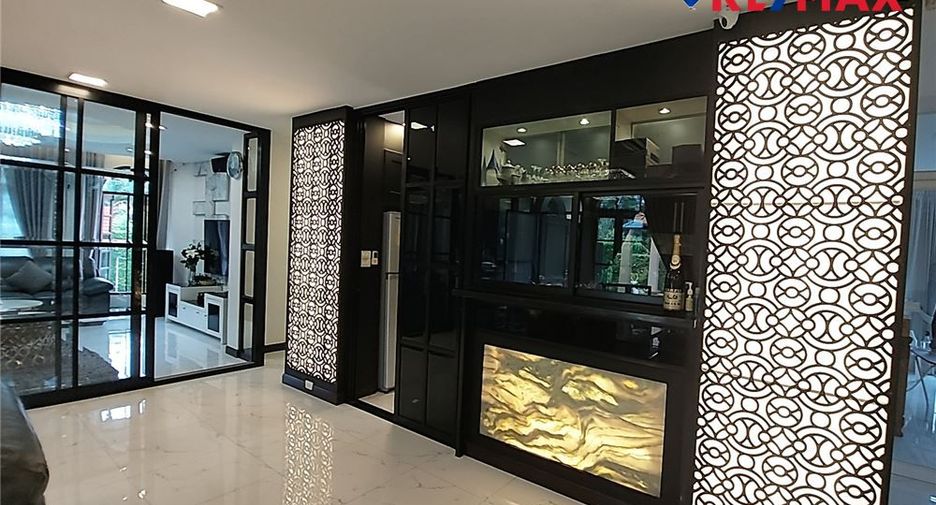 À vendre 5 chambres maison à East Pattaya, Pattaya
