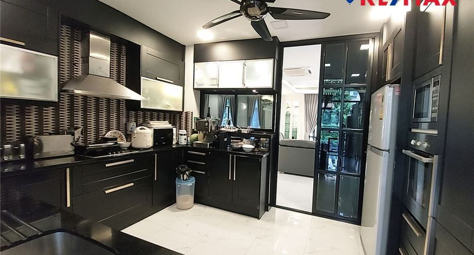 À vendre 5 chambres maison à East Pattaya, Pattaya
