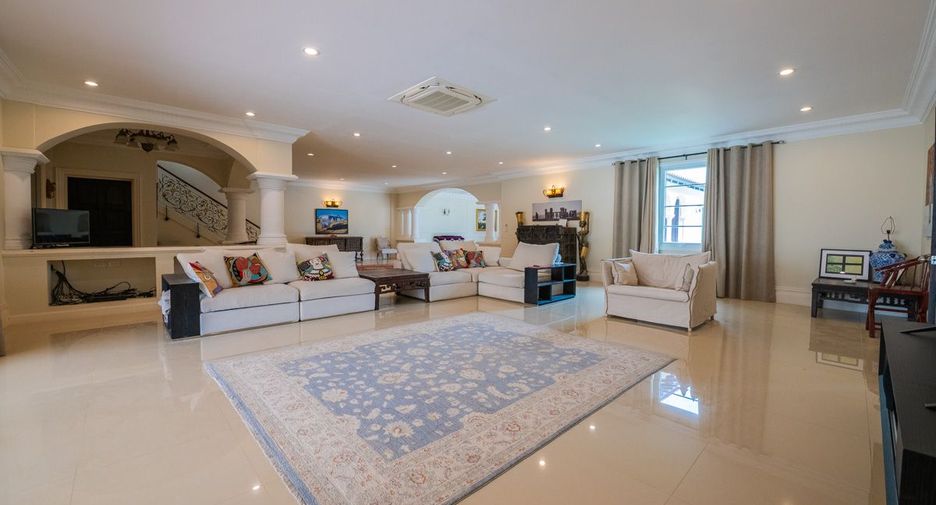 Haus zum Kauf mit 6 Zimmer in Bang Lamung, Chonburi
