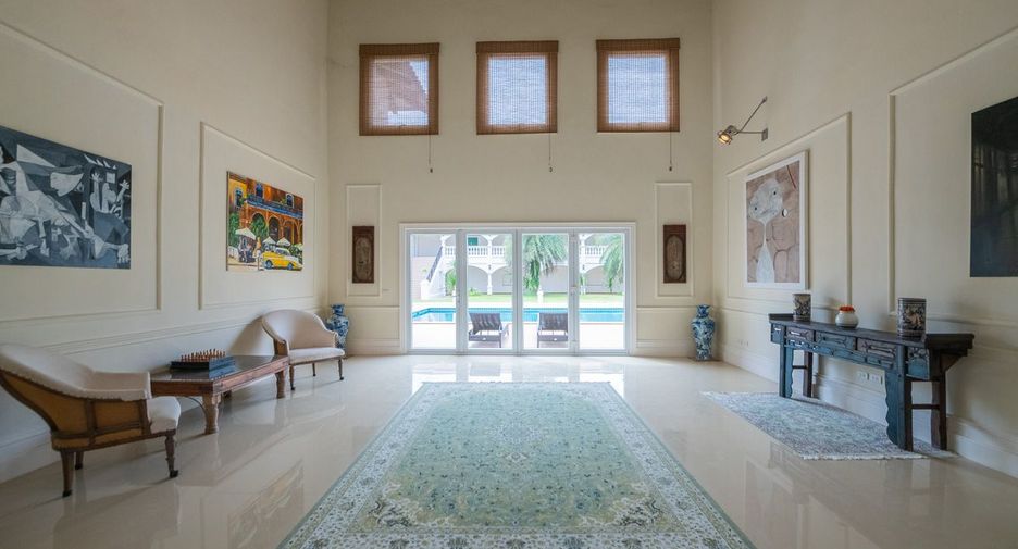 Haus zum Kauf mit 6 Zimmer in Bang Lamung, Chonburi