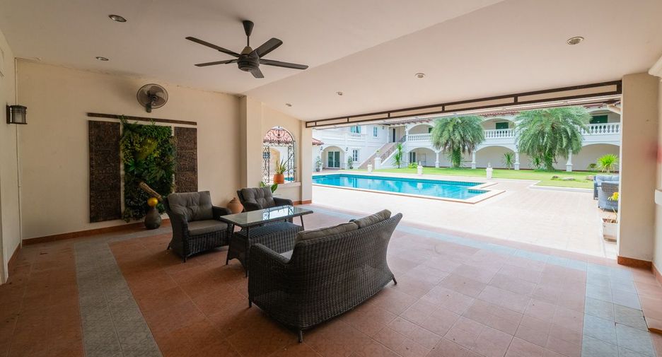 Haus zum Kauf mit 6 Zimmer in Bang Lamung, Chonburi