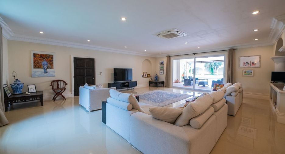 Haus zum Kauf mit 6 Zimmer in Bang Lamung, Chonburi
