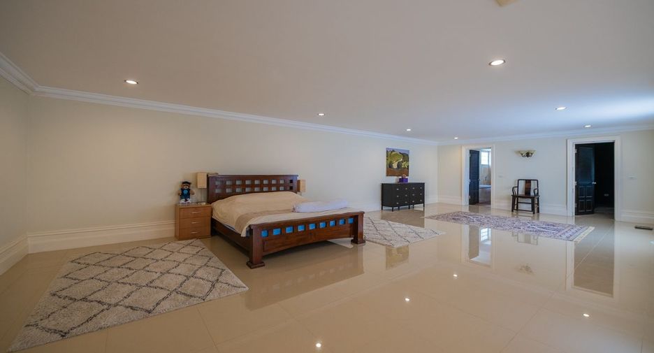 Haus zum Kauf mit 6 Zimmer in Bang Lamung, Chonburi